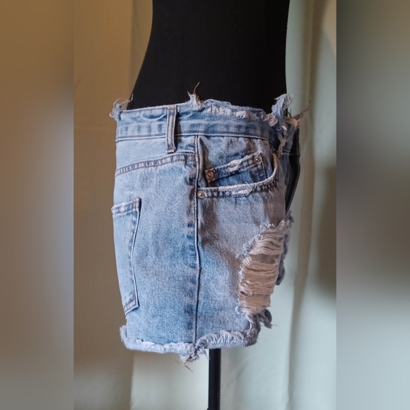 A Forever 21 Distressed Blue Denim Shorts - Picture 3 of 7